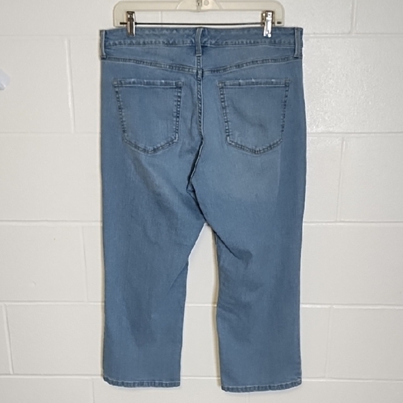 Nine West Blue Cropped Chrystie Light Blue Denim Stretch Jeans - Picture 2 of 12